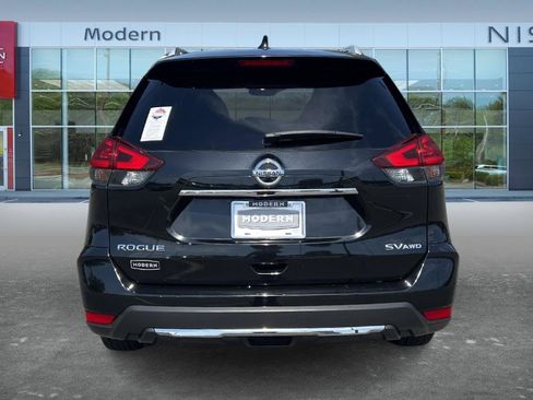 Used 2018 Nissan Rogue SV w/ Sun & Sound Touring Package AWD/4WD image 6