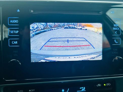 Used 2018 Toyota Corolla LE image 21