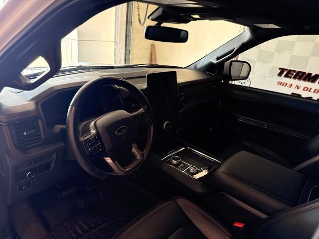 Used 2024 Ford Expedition Limited AWD/4WD image 14