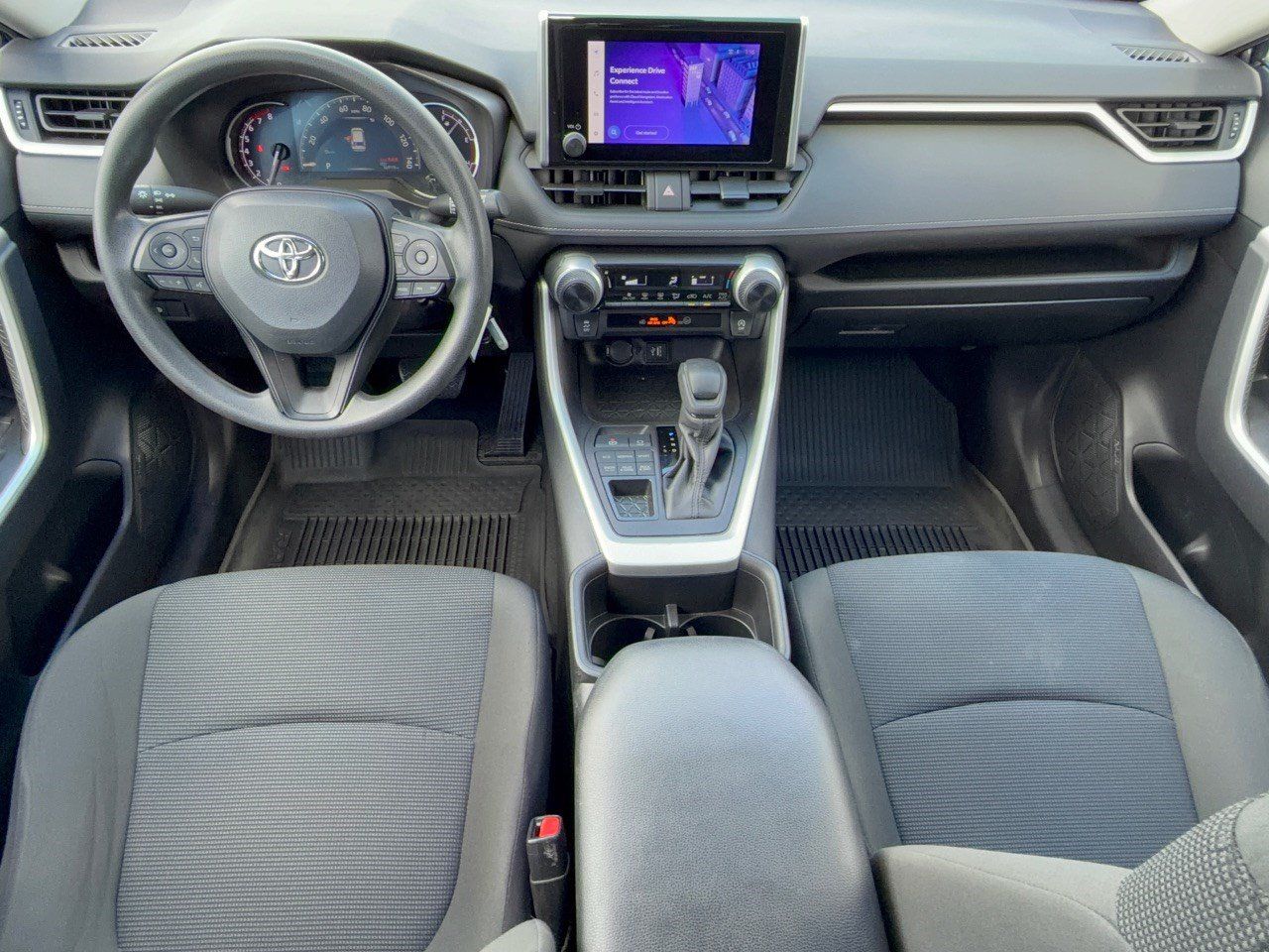 Used 2023 Toyota RAV4 LE AWD/4WD image 17