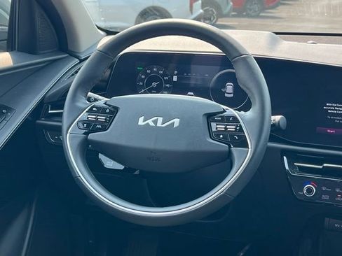 Certified 2023 Kia Niro Wind w/ Wind Preserve Package FWD image 16