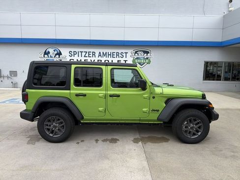 Used 2025 Jeep Wrangler Unlimited Sport AWD/4WD image 11