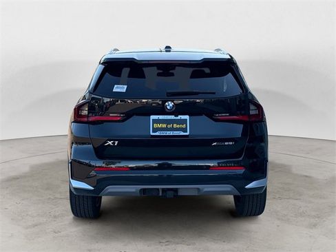 Used 2025 BMW X1 xDrive28i w/ Technology Package image 6