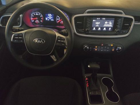 Used 2019 Kia Sorento FWD image 22
