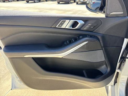 Used 2022 BMW X5 M50i AWD/4WD image 16