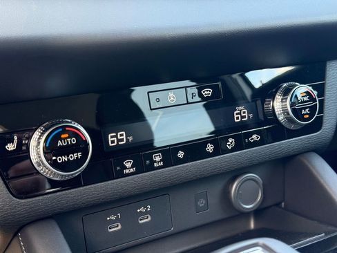 New 2026 Mitsubishi Outlander SE image 19