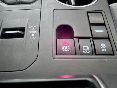 Used 2024 Toyota Highlander LE image 18