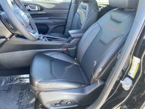 New 2026 Jeep Compass Trailhawk w/ Sun, Sound & Navigation Group image 9