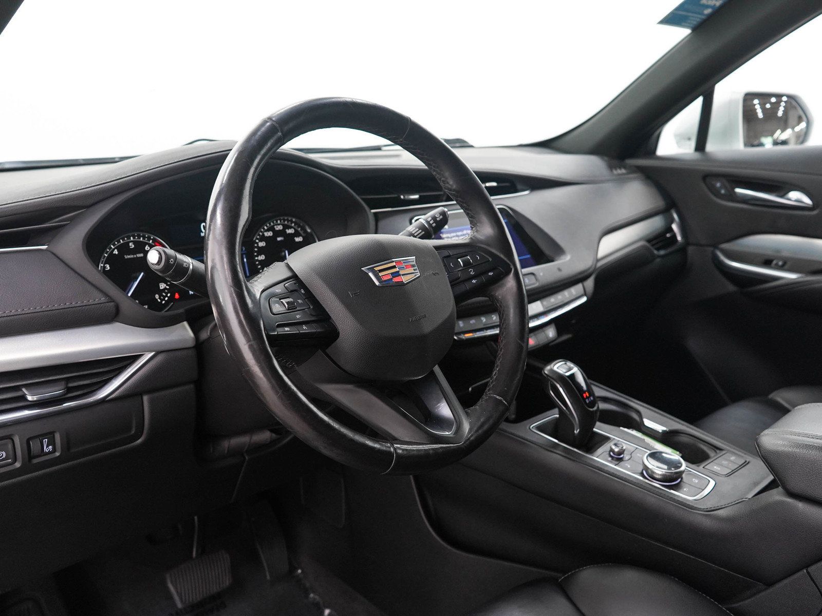 Used 2019 Cadillac XT4 Premium Luxury w/ Cold Weather Package AWD/4WD image 24