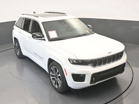 Used 2024 Jeep Grand Cherokee Overland w/ Adv Protech Group III image 63