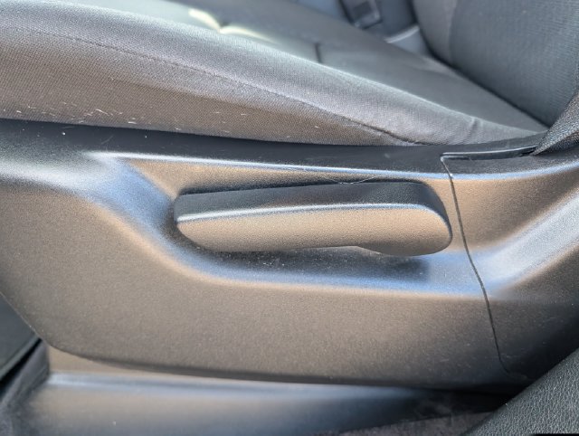 Used 2018 Jeep Grand Cherokee Laredo RWD image 23