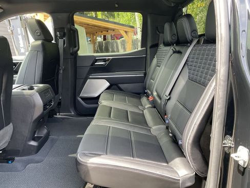 Used 2025 GMC Sierra EV Denali AWD/4WD image 16