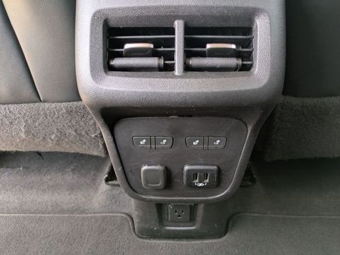 Used 2018 Chevrolet Equinox Premier AWD/4WD image 18