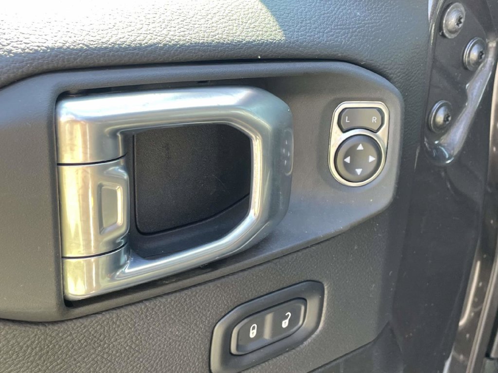 Certified 2026 Jeep Wrangler Unlimited Sahara AWD/4WD image 25