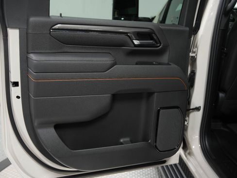 New 2026 GMC Sierra 2500 AT4 w/ AT4 Premium Plus Package AWD/4WD image 22