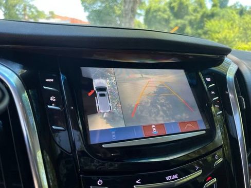 Used 2018 Cadillac Escalade ESV Premium Luxury RWD image 41