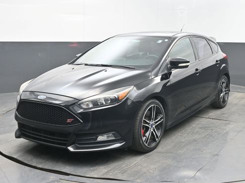 Used 2016 Ford Focus ST w/ Equipment Group 401A image 4