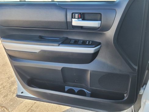 Used 2020 Toyota Tundra SR5 image 39