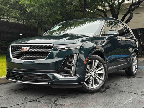 Certified 2025 Cadillac XT6 Premium Luxury w/ Technology Package FWD image 1