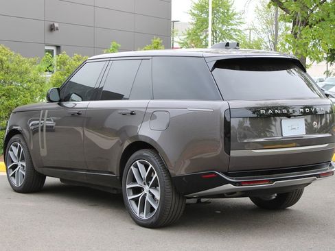 Used 2025 Land Rover Range Rover SE AWD/4WD image 5