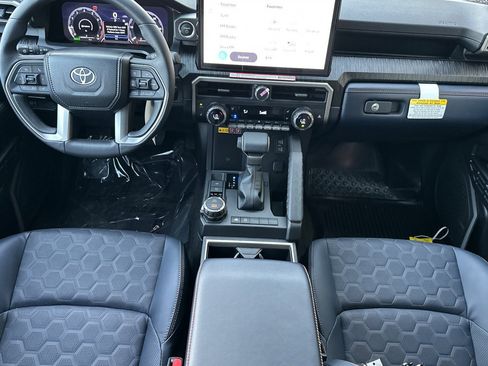 New 2025 Toyota 4Runner 4WD image 12