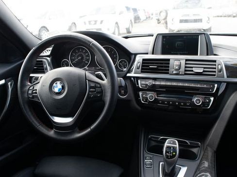 Used 2018 BMW 330i xDrive Sedan w/ Convenience Package image 26