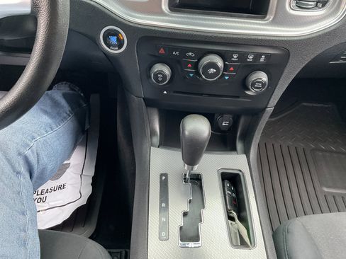 Used 2011 Dodge Charger SE image 35