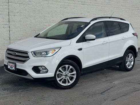 Used 2018 Ford Escape SEL image 2