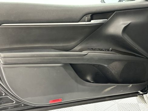 Used 2021 Toyota Camry SE FWD image 29