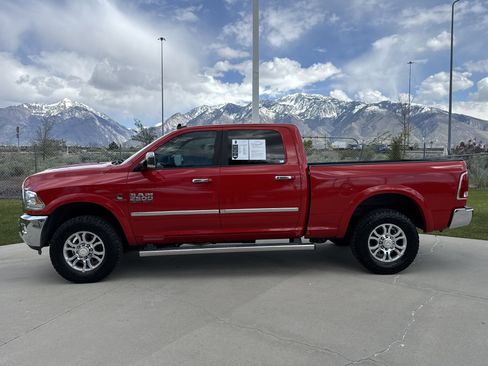 Used 2016 RAM 2500 Laramie w/ Convenience Group AWD/4WD image 2