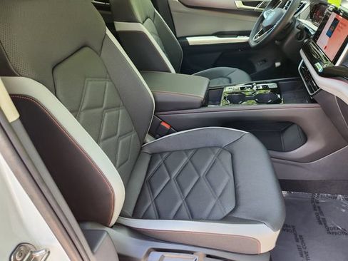 New 2026 Volkswagen Atlas Peak Edition AWD/4WD image 12