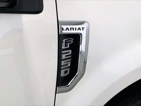 Used 2022 Ford F250 Lariat w/ Lariat Ultimate Package AWD/4WD image 9