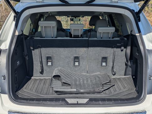 Used 2022 Subaru Ascent Limited w/ Technology Package image 28