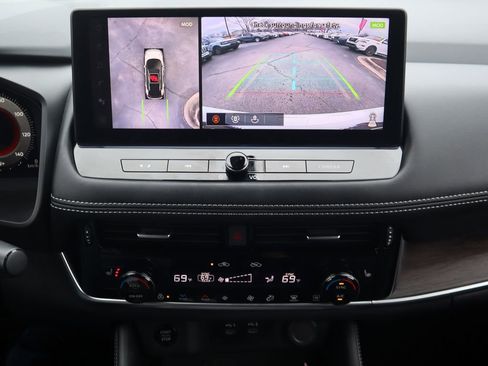 Used 2024 Nissan Rogue Platinum w/ Platinum Premium Package image 17