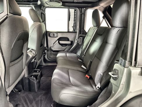 Used 2021 Jeep Wrangler Unlimited Sport image 23