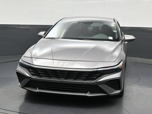 Used 2024 Hyundai Elantra SEL FWD image 9