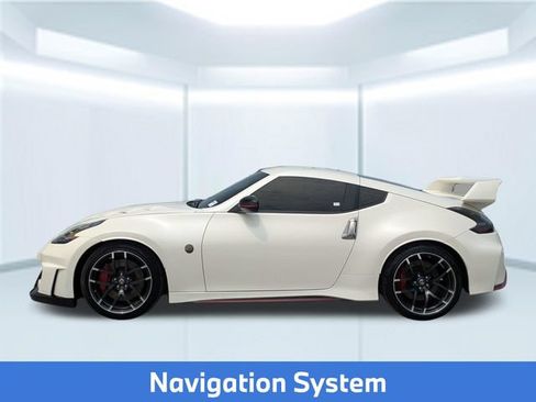 Used 2020 Nissan 370Z NISMO RWD image 2