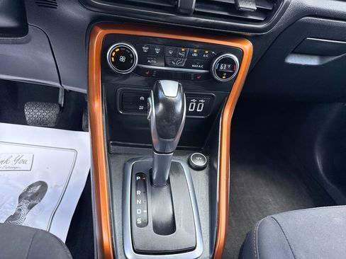 Used 2021 Ford EcoSport SE w/ SE Convenience Package image 15