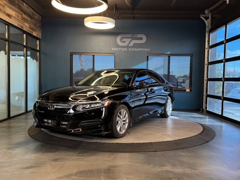 Used 2018 Honda Accord LX image 7