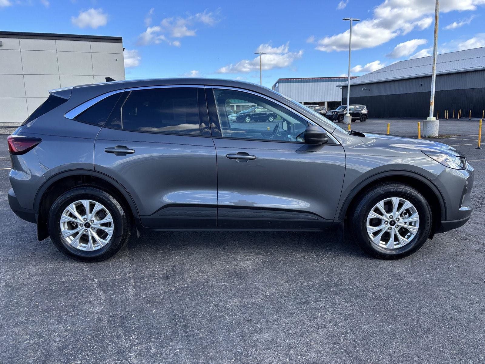Used 2023 Ford Escape Active AWD/4WD image 8