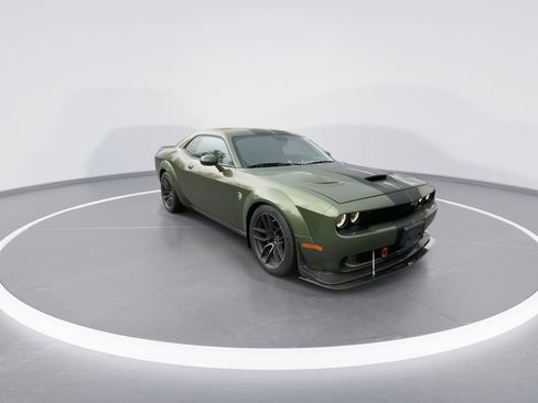 Used 2018 Dodge Challenger SRT Hellcat RWD image 2
