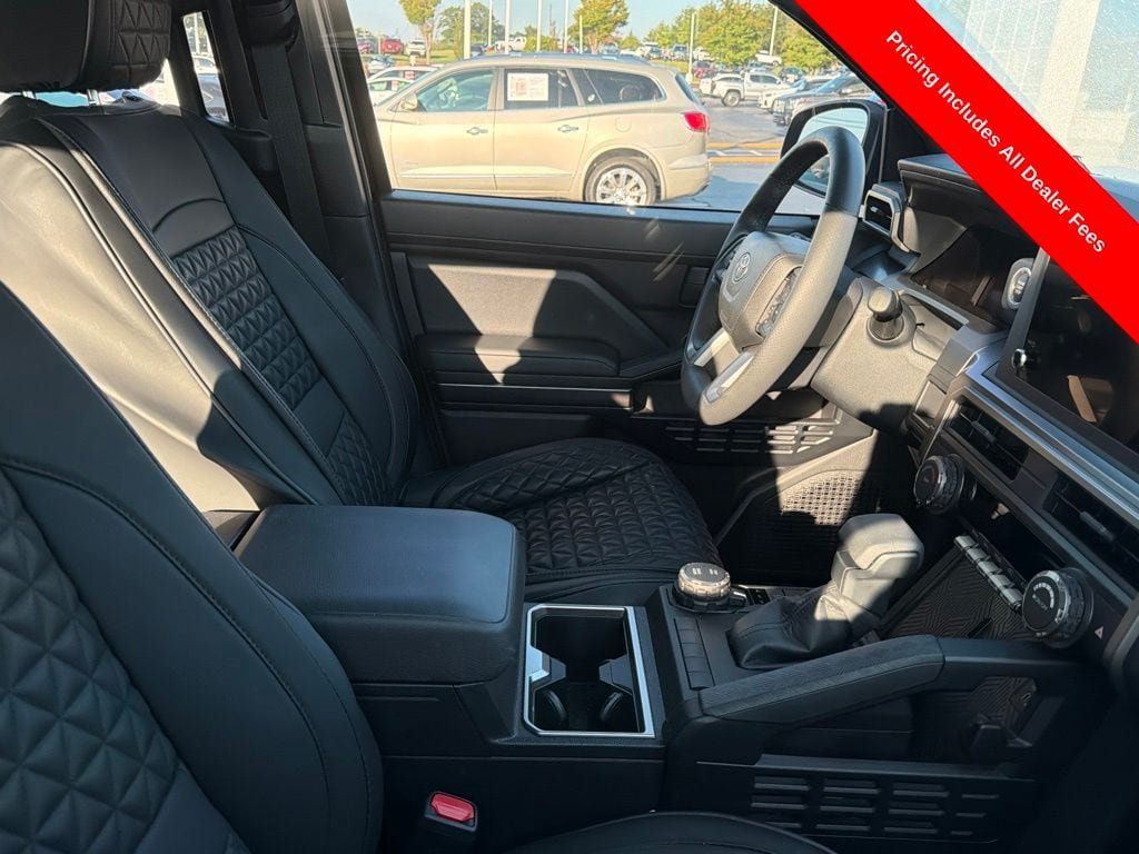 Used 2026 Toyota 4Runner SR5 AWD/4WD image 3