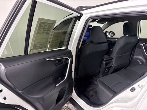 Used 2021 Toyota RAV4 LE image 26