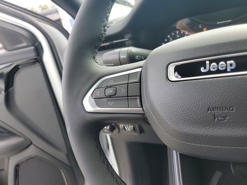 New 2026 Jeep Compass Latitude image 14
