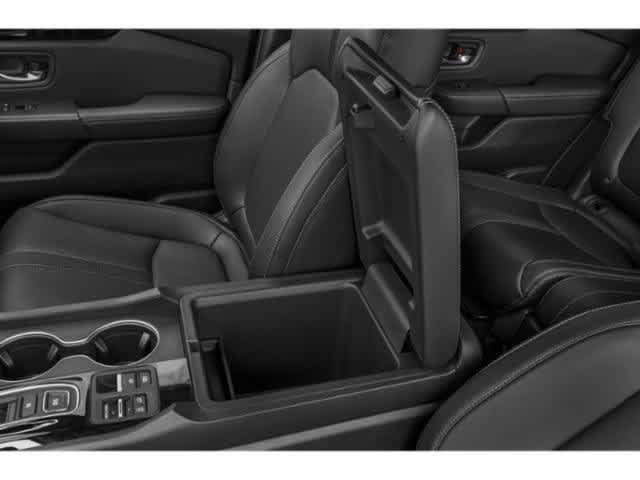 Used 2025 Honda Pilot Touring image 17