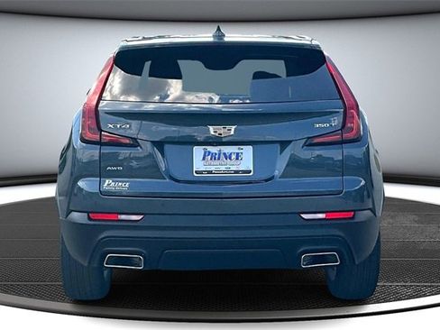 Used 2021 Cadillac XT4 Luxury w/ Cold Weather Package image 5