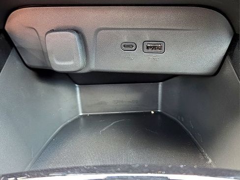 Used 2026 Chevrolet Trax RS FWD image 19