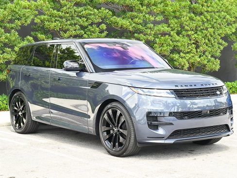 Used 2023 Land Rover Range Rover Sport SE Dynamic AWD/4WD image 3