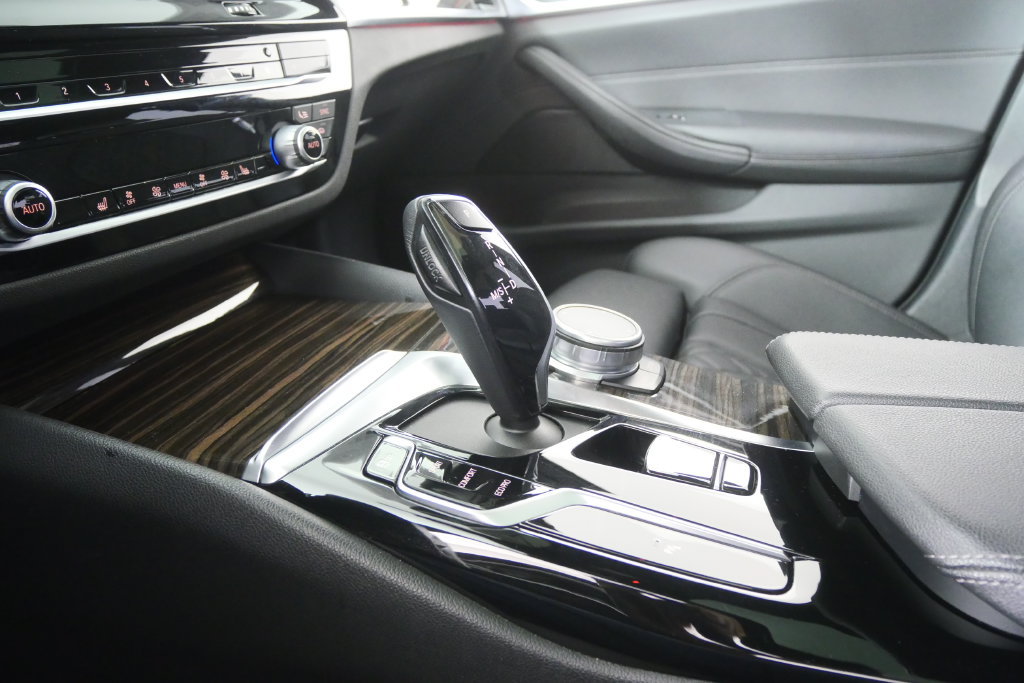 Used 2021 BMW 530i w/ Convenience Package RWD image 23