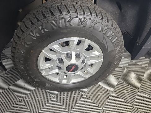 Used 2024 GMC Sierra 2500 Pro w/ Convenience Package image 10